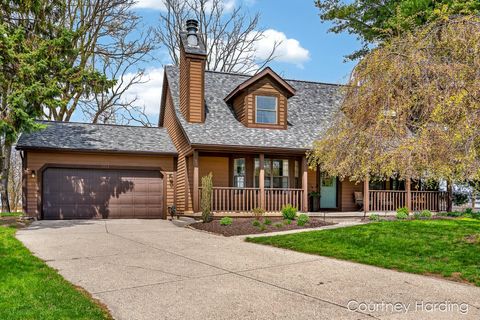 Photo of 5011 Brookcrest Court SW, Wyoming, MI 49418 (MLS # 26017286)