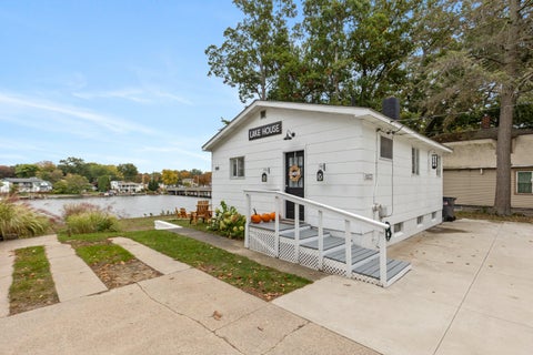 Photo for 16833 Lake Road