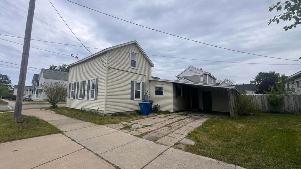 Photo of 400 N 6th Street, Grand Haven, MI 49417 (MLS # 26023889)