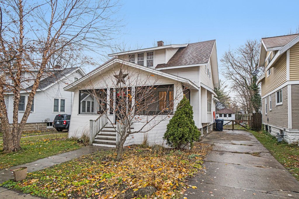 Photo of 131 W 20th Street, Holland, MI 49423 (MLS # 25059981)