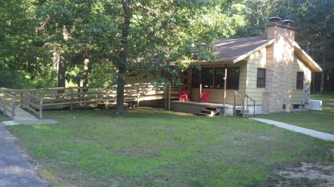 Photo of 411 Polen Road, Manistee, MI 49660 (MLS # 25042053)