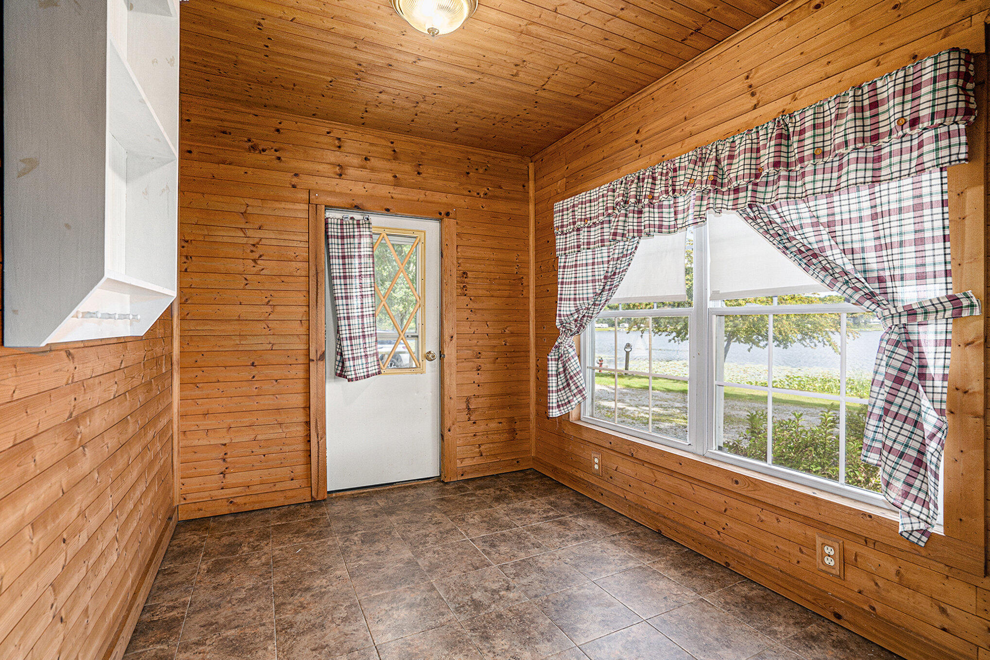 Sturgis, Michigan 49091, United States, 1 Bedroom Bedrooms, ,1 BathroomBathrooms,Residential,Pending,205274