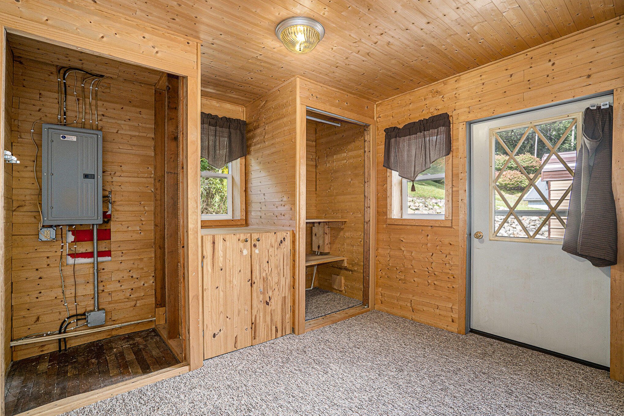 Sturgis, Michigan 49091, United States, 1 Bedroom Bedrooms, ,1 BathroomBathrooms,Residential,Pending,205274