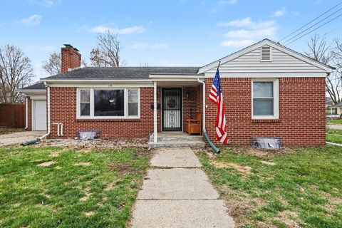 118 W Hoffman Street Three Rivers MI 49093