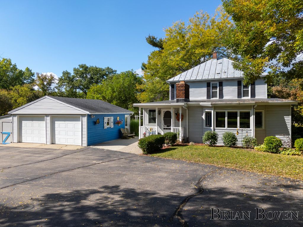 Photo of 9024 Algoma Avenue NE, Rockford, MI 49341 (MLS # 25049508)