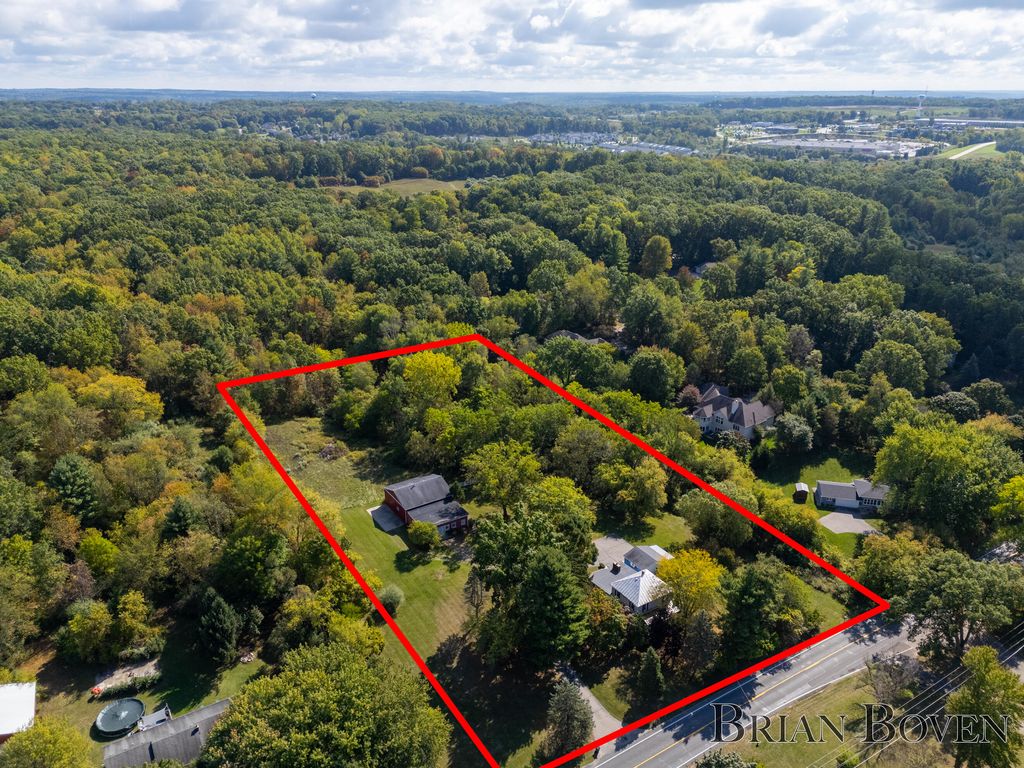 Photo of 9024 Algoma Avenue NE, Rockford, MI 49341 (MLS # 25049508)