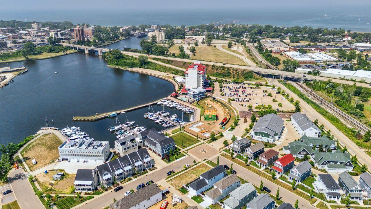 Marina Main