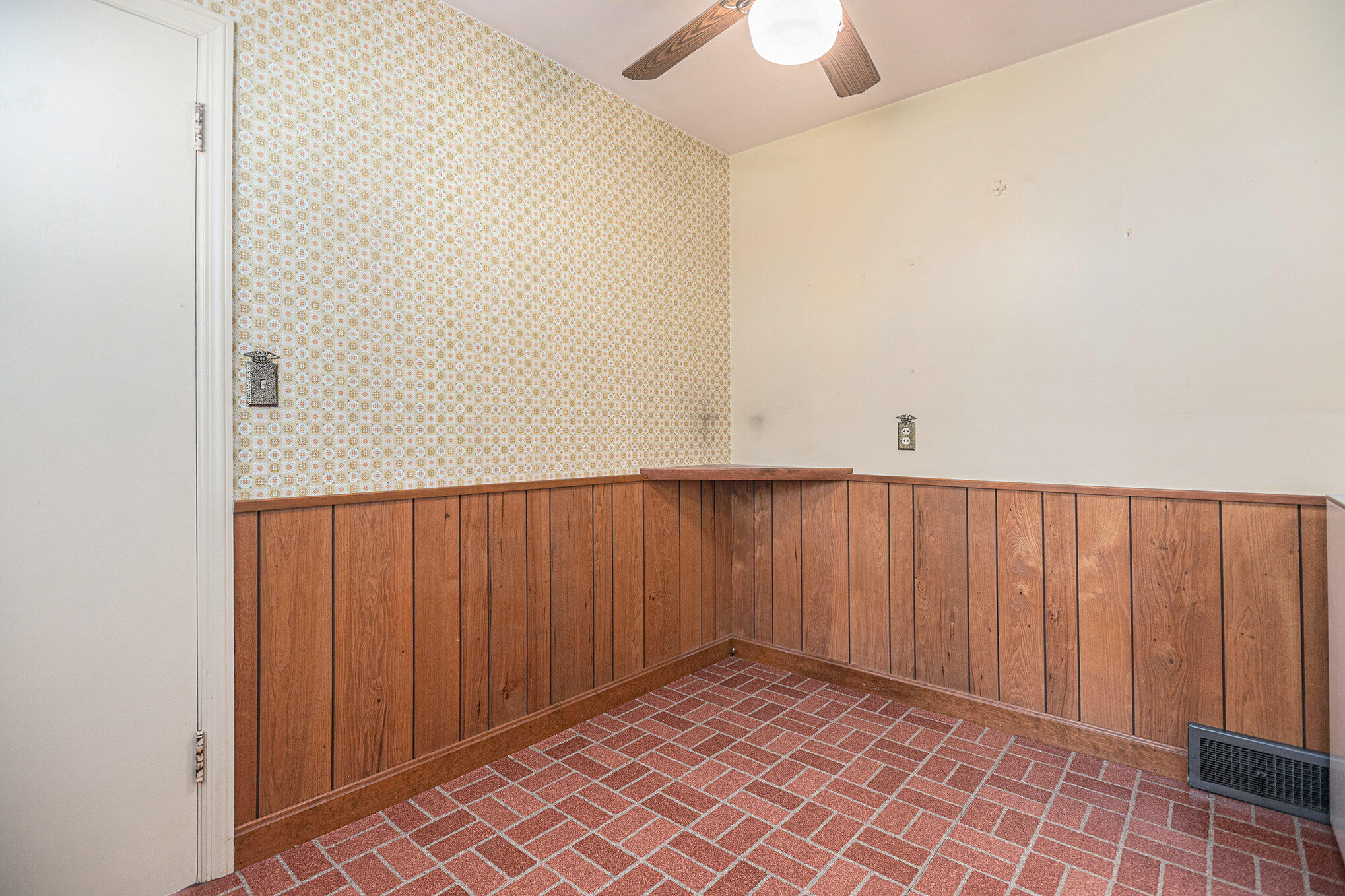 Kalamazoo, Michigan 49004, United States, 3 Bedrooms Bedrooms, ,2 BathroomsBathrooms,Residential,Active,170244