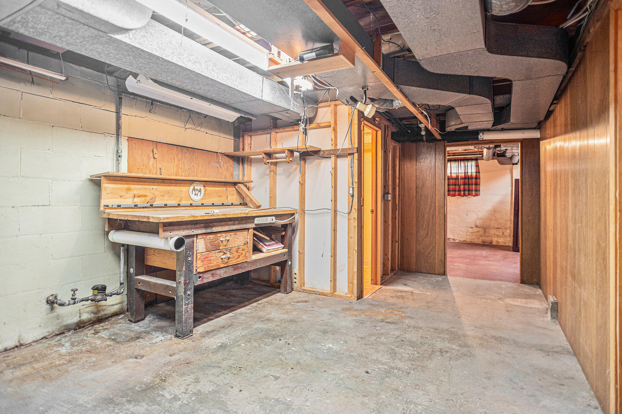 Kalamazoo, Michigan 49004, United States, 3 Bedrooms Bedrooms, ,2 BathroomsBathrooms,Residential,Active,170244