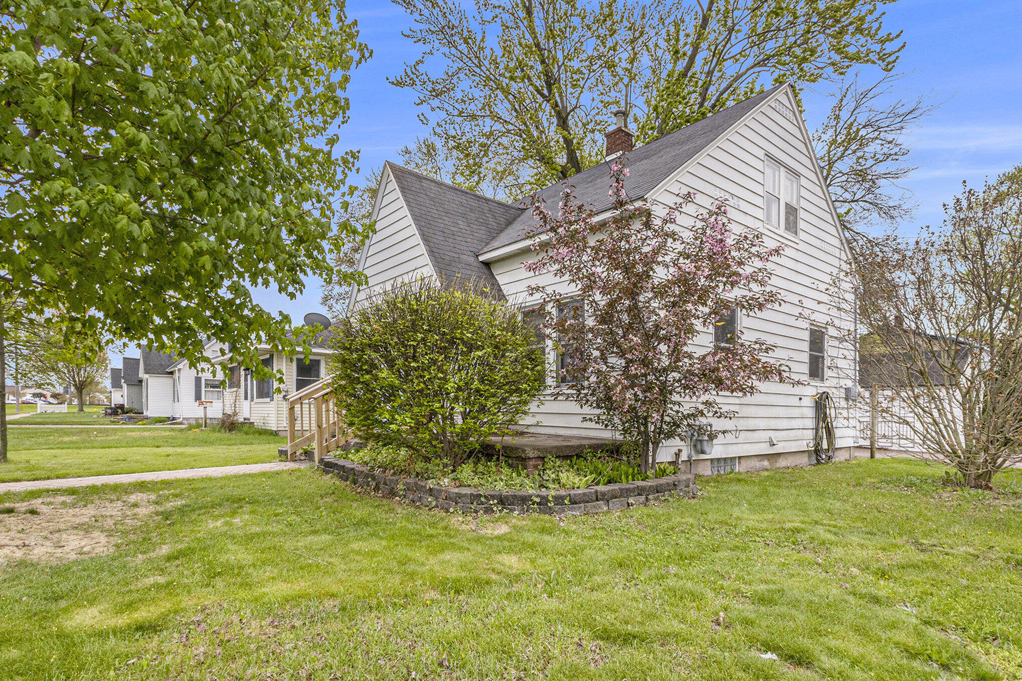 Hudsonville, Michigan 49426, United States, 4 Bedrooms Bedrooms, ,1 BathroomBathrooms,Residential,Pending,127238