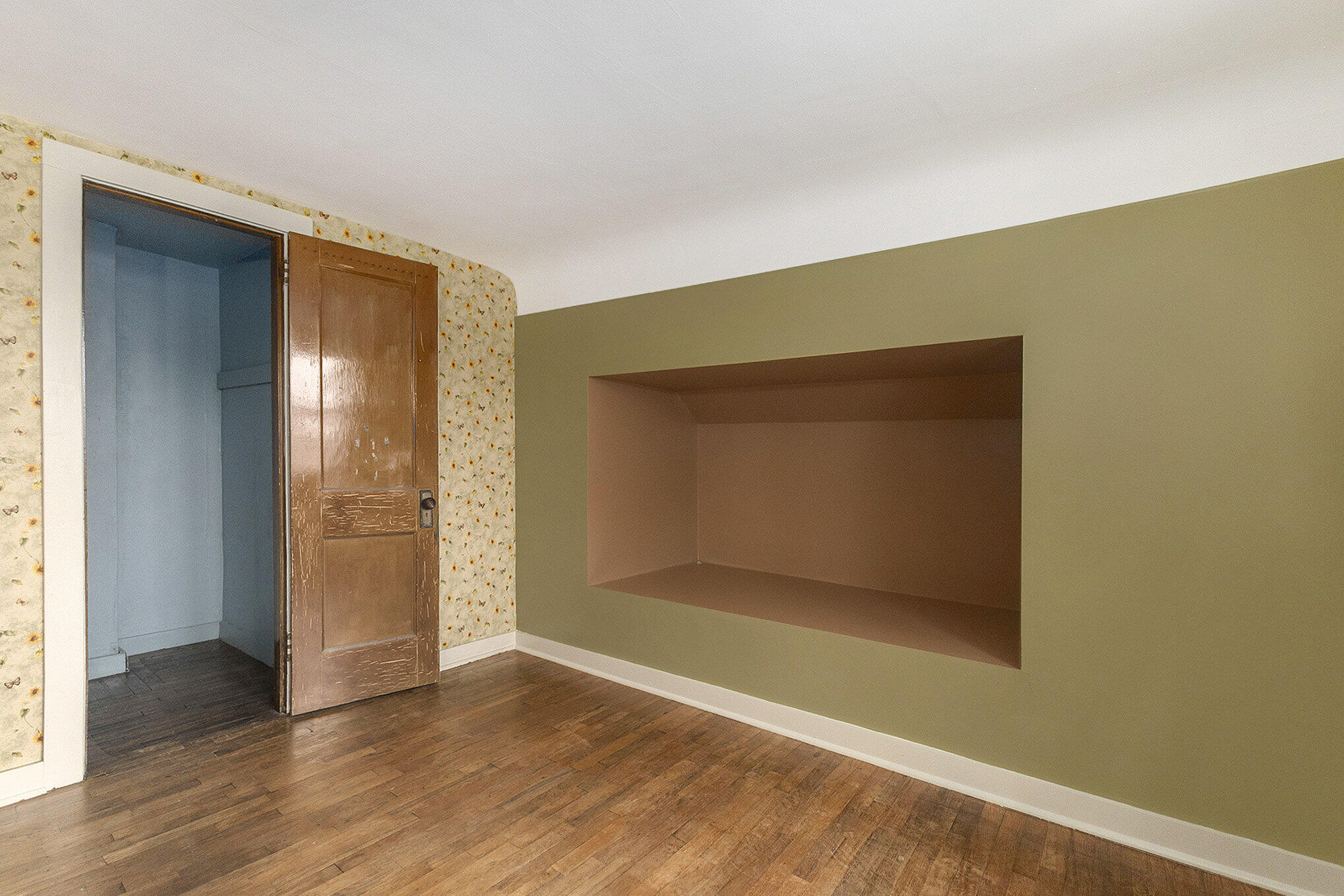 Hudsonville, Michigan 49426, United States, 4 Bedrooms Bedrooms, ,1 BathroomBathrooms,Residential,Pending,127238