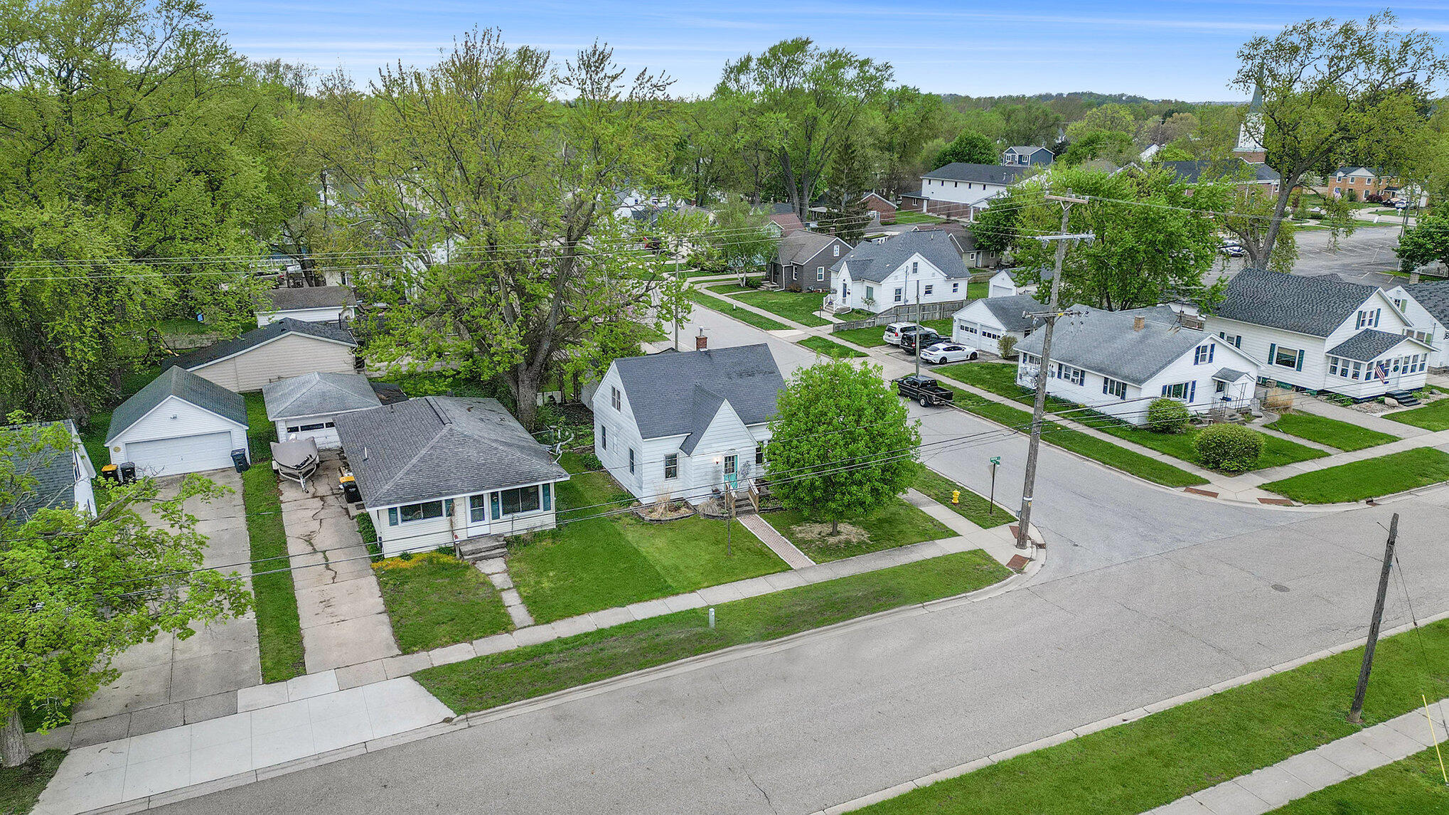 Hudsonville, Michigan 49426, United States, 4 Bedrooms Bedrooms, ,1 BathroomBathrooms,Residential,Pending,127238