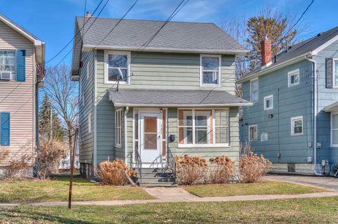 Photo of 121 N Thompson Street, Jackson, MI 49202 (MLS # 26007844)