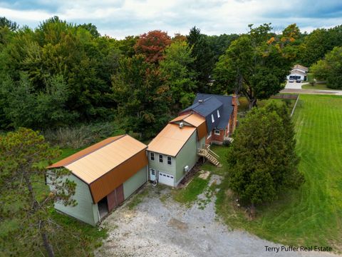 Photo of 3775 W White Lake Drive, Whitehall, MI 49461 (MLS # 25049192)