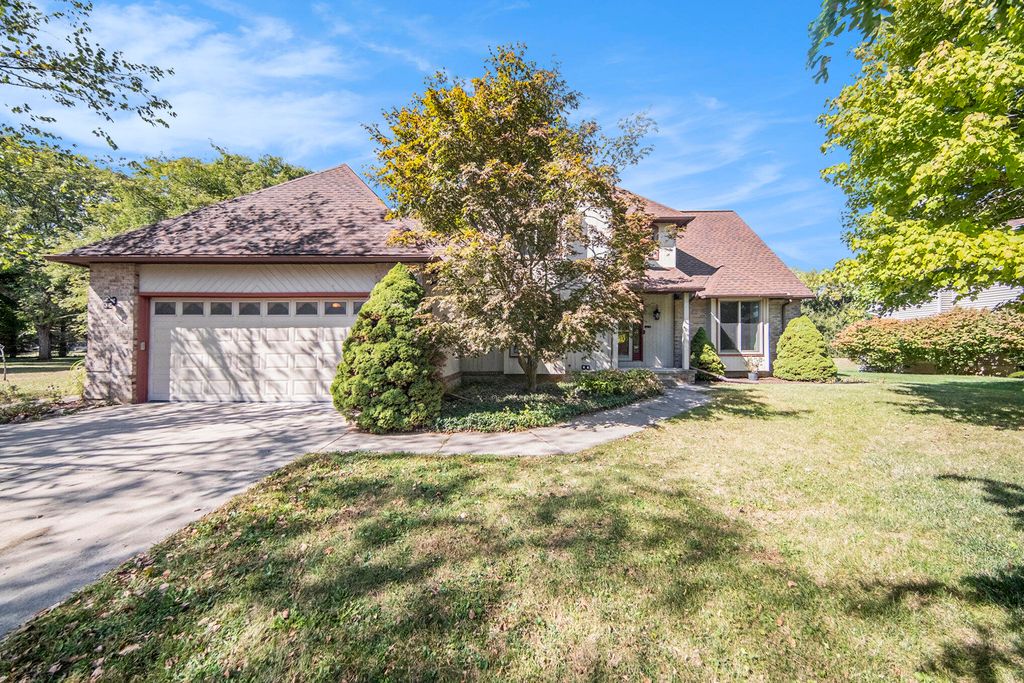 Photo of 1421 Kimlee Court, Chelsea, MI 48118 (MLS # 25050929)