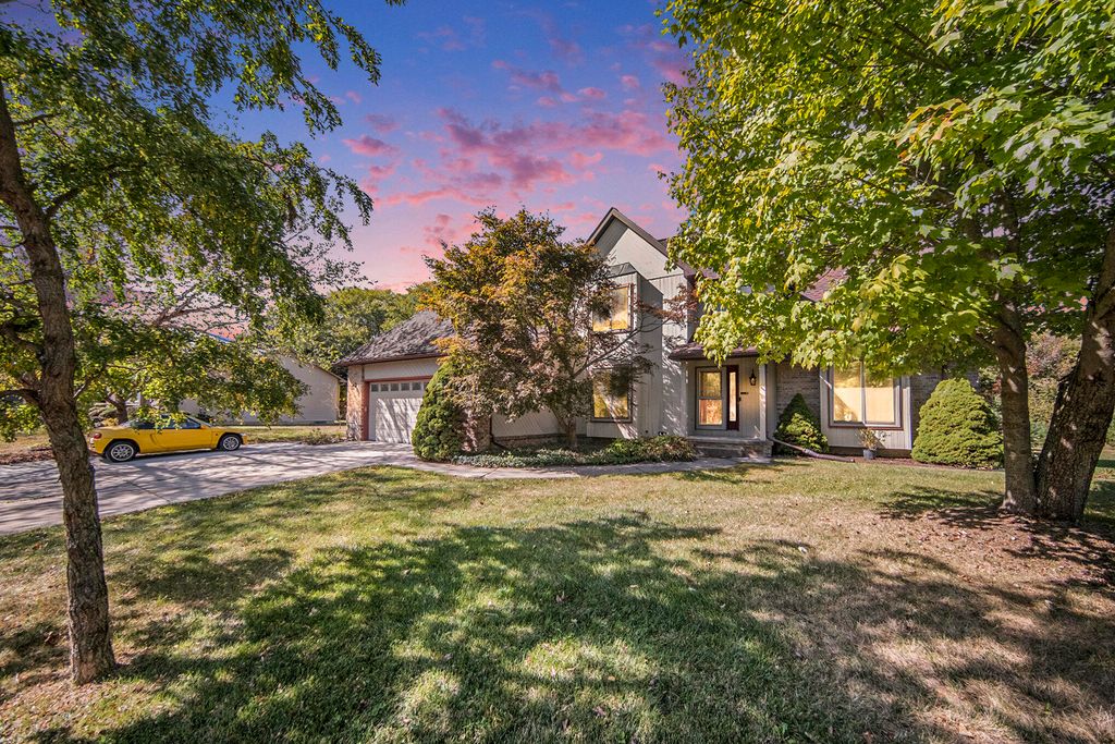 Photo of 1421 Kimlee Court, Chelsea, MI 48118 (MLS # 25050929)