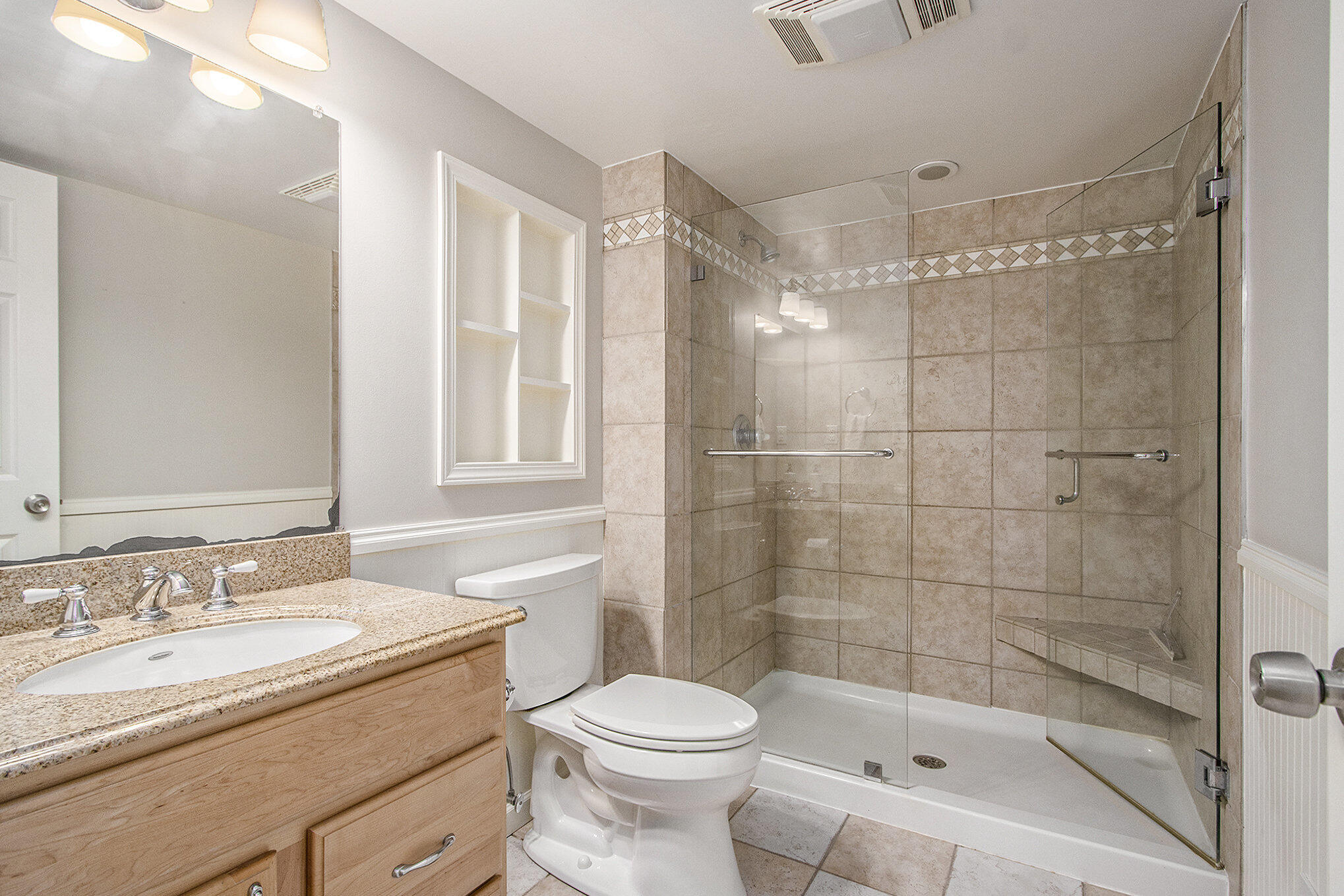 Kalamazoo, Michigan 49008, United States, 4 Bedrooms Bedrooms, ,3 BathroomsBathrooms,Residential,Active,133524