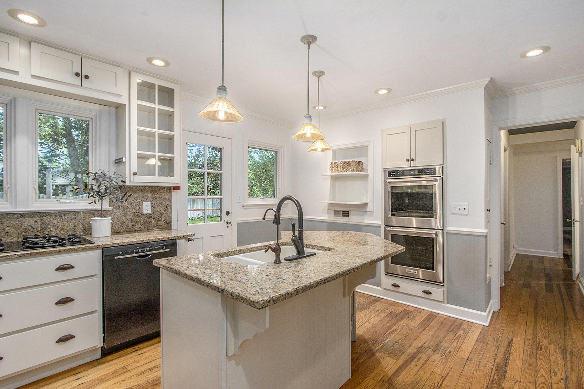 Kalamazoo, Michigan 49008, United States, 4 Bedrooms Bedrooms, ,3 BathroomsBathrooms,Residential,Active,133524