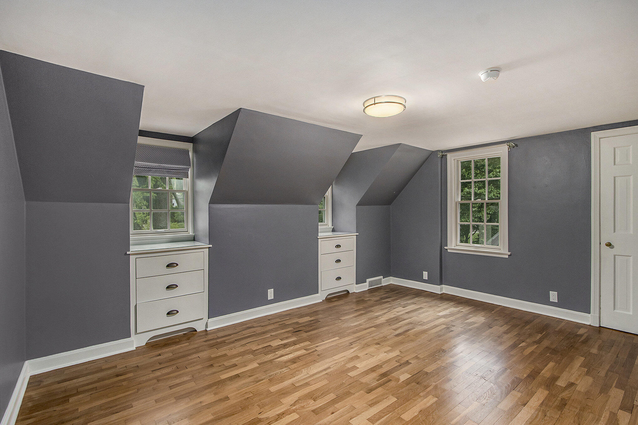 Kalamazoo, Michigan 49008, United States, 4 Bedrooms Bedrooms, ,3 BathroomsBathrooms,Residential,Active,133524