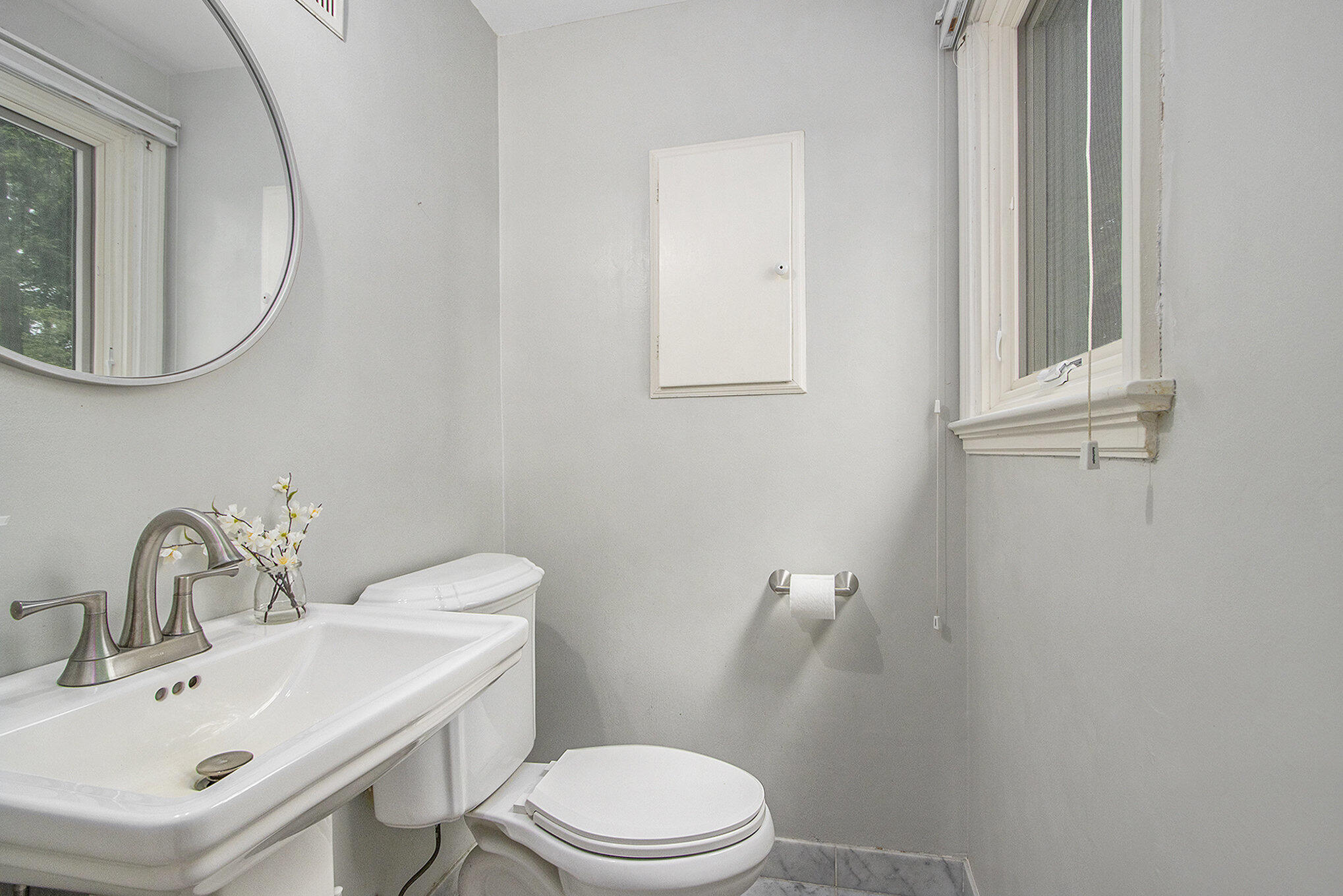 Kalamazoo, Michigan 49008, United States, 4 Bedrooms Bedrooms, ,3 BathroomsBathrooms,Residential,Active,133524