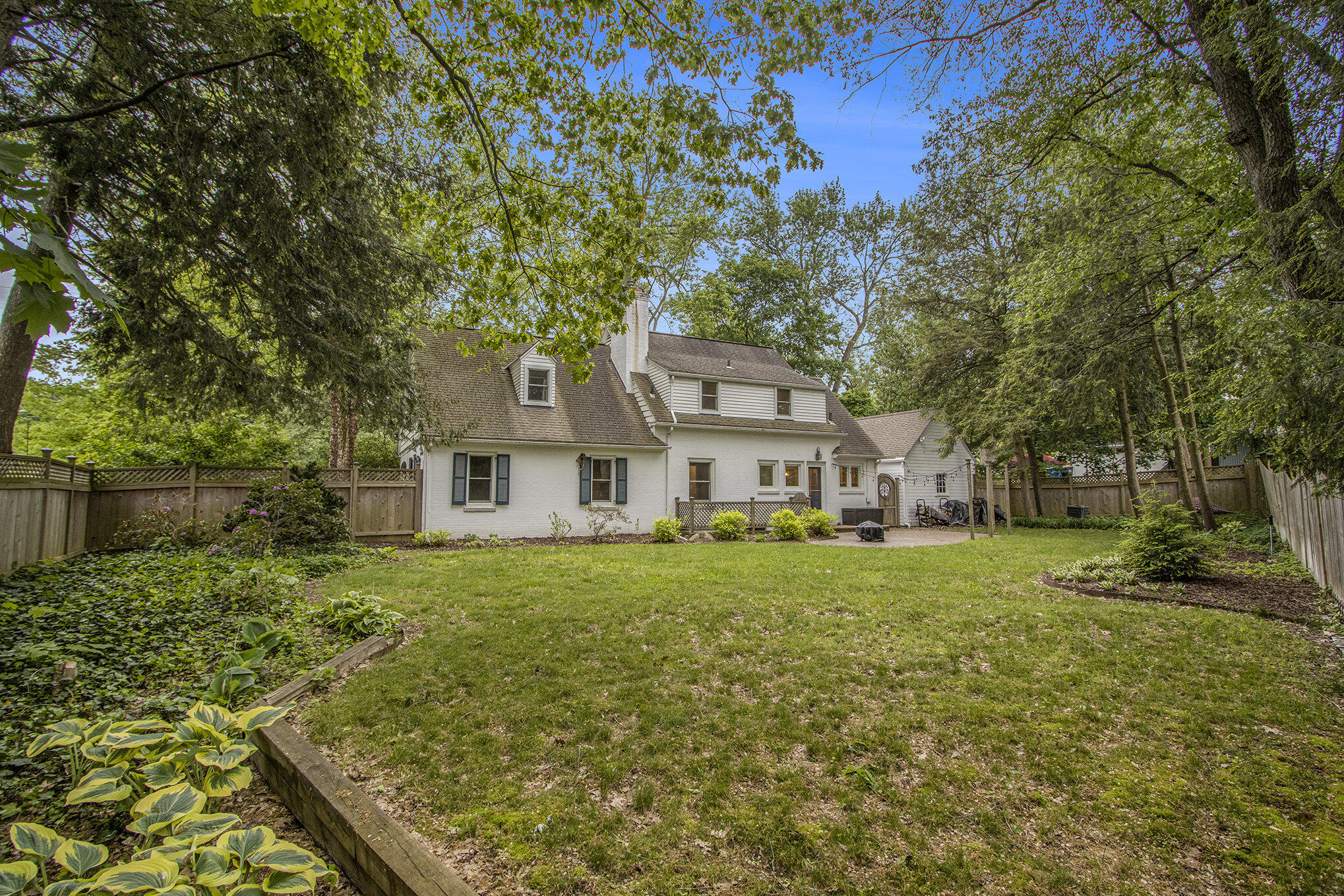 Kalamazoo, Michigan 49008, United States, 4 Bedrooms Bedrooms, ,3 BathroomsBathrooms,Residential,Active,133524