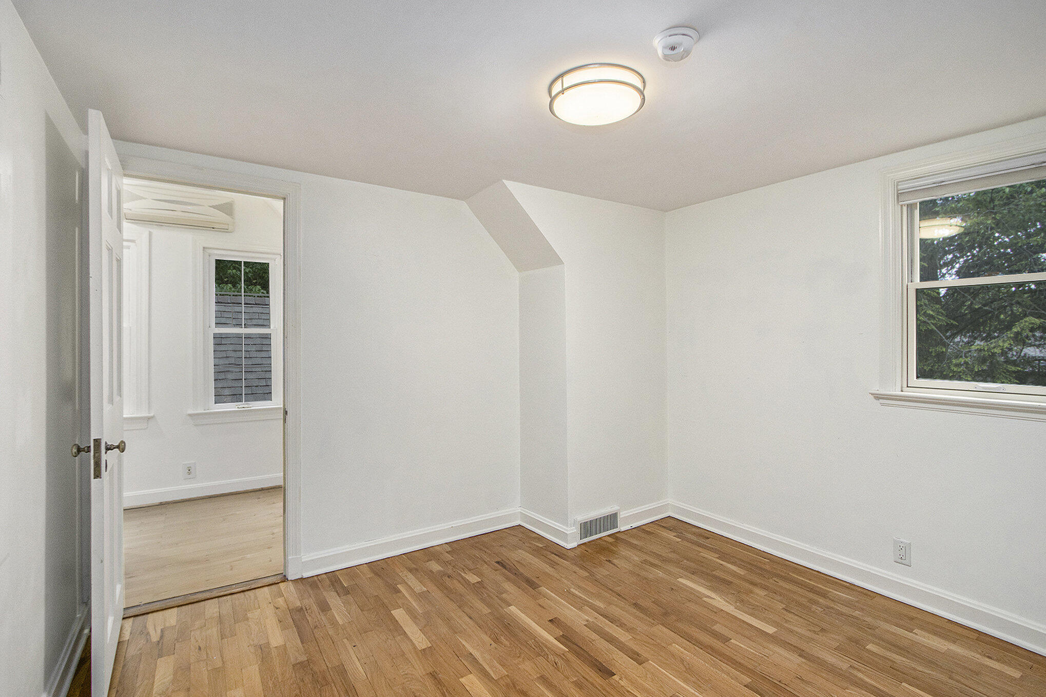 Kalamazoo, Michigan 49008, United States, 4 Bedrooms Bedrooms, ,3 BathroomsBathrooms,Residential,Active,133524