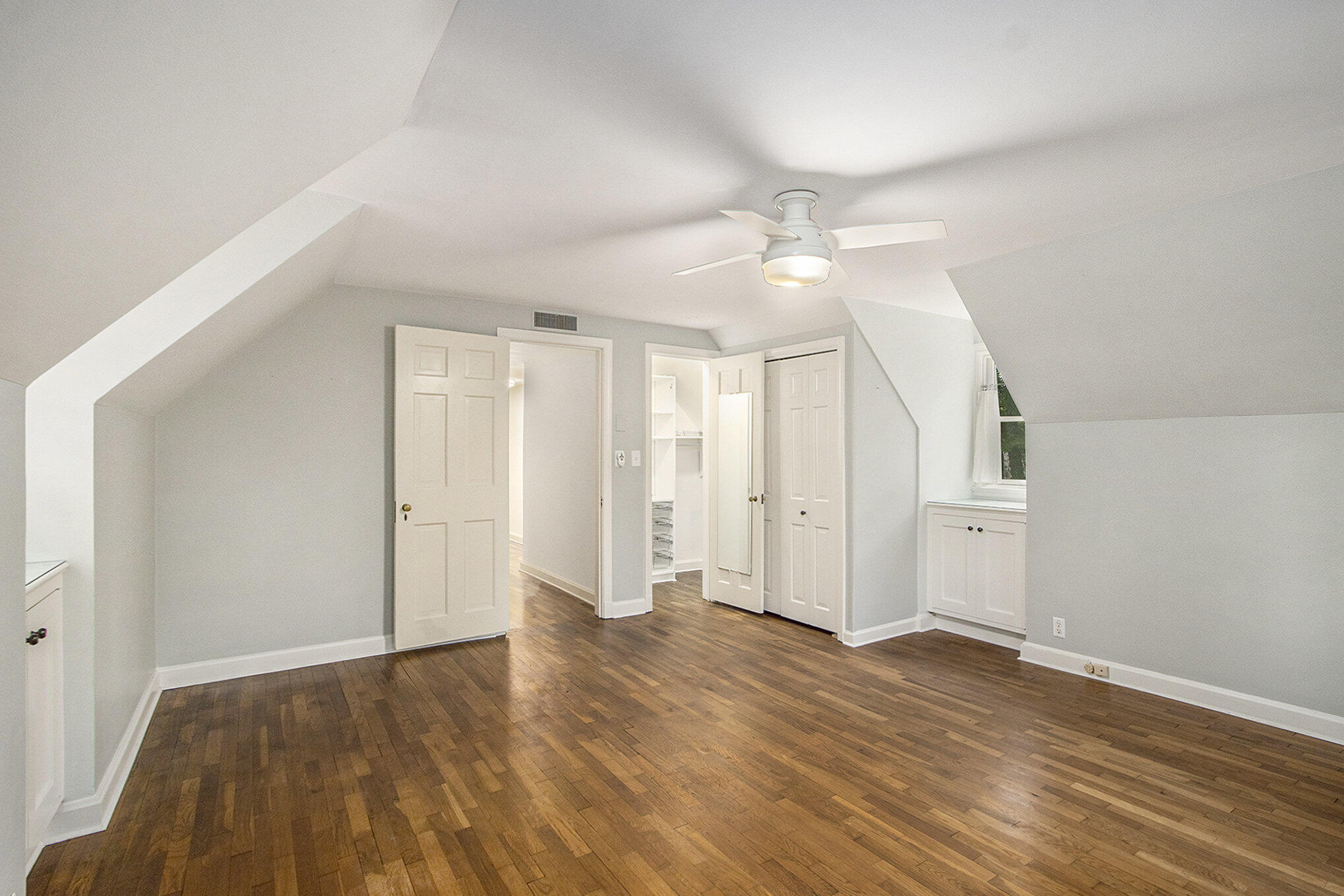 Kalamazoo, Michigan 49008, United States, 4 Bedrooms Bedrooms, ,3 BathroomsBathrooms,Residential,Active,133524