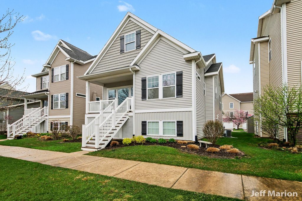 Photo of 2125 Kensington Park Circle, Holland, MI 49423 (MLS # 26018880)