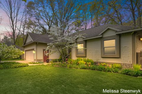 Photo of 2740 Hittle Creek Drive, Fruitport, MI 49415 (MLS # 26021921)