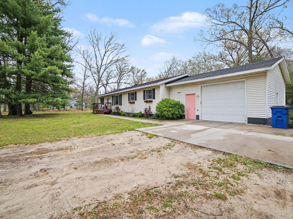 Photo of 1574 Chatterson Road, Muskegon, MI 49442 (MLS # 26022327)