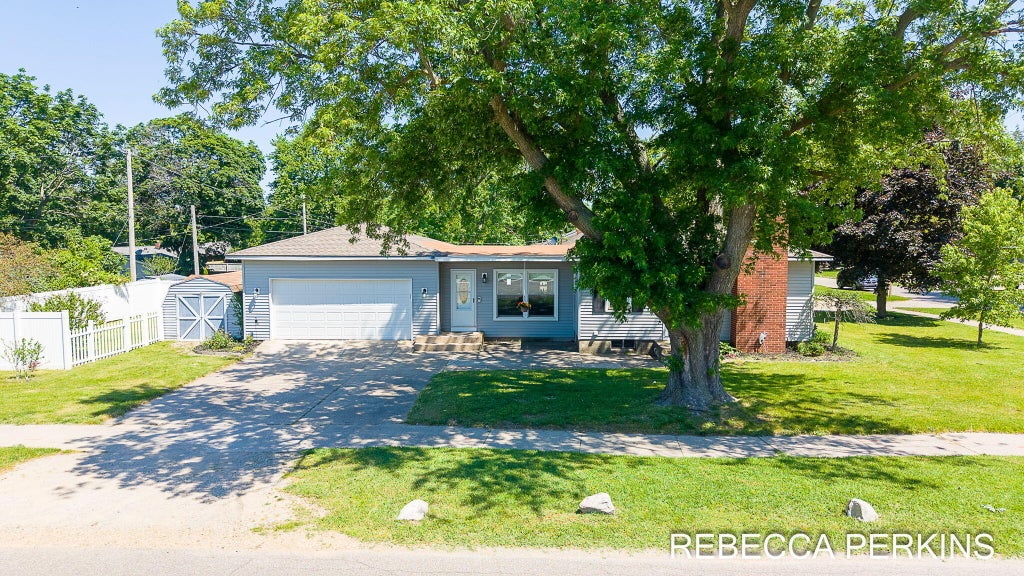 Photo of 286 Dartmouth Avenue, Holland, MI 49423 (MLS # 26033938)