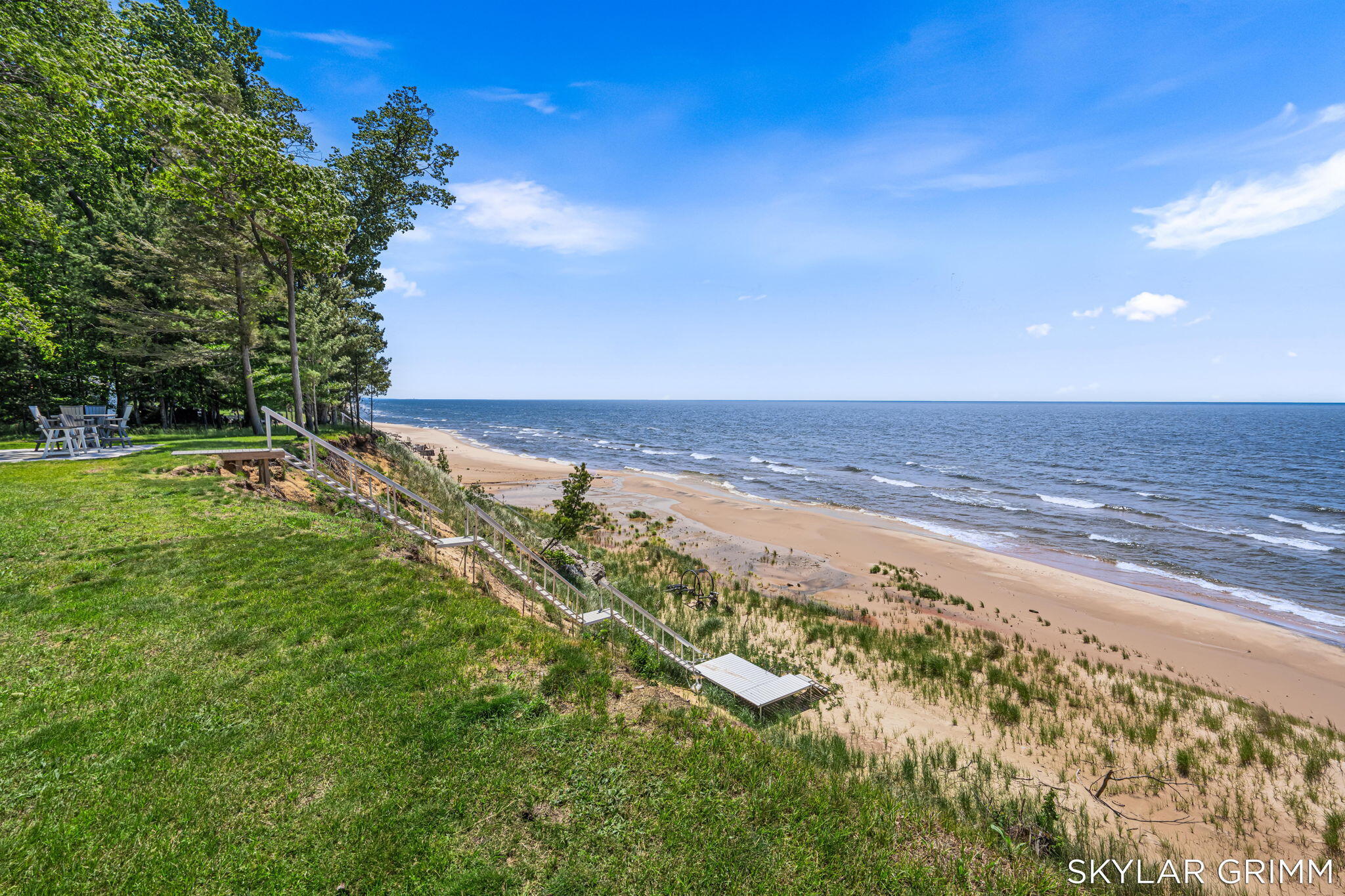 2121 N Scenic Drive