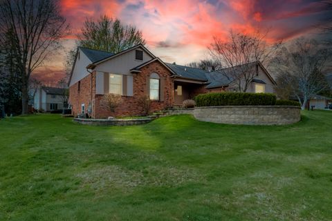 Photo of 631 Heritage Lane, Rochester Hills, MI 48309 (MLS # 26017549)