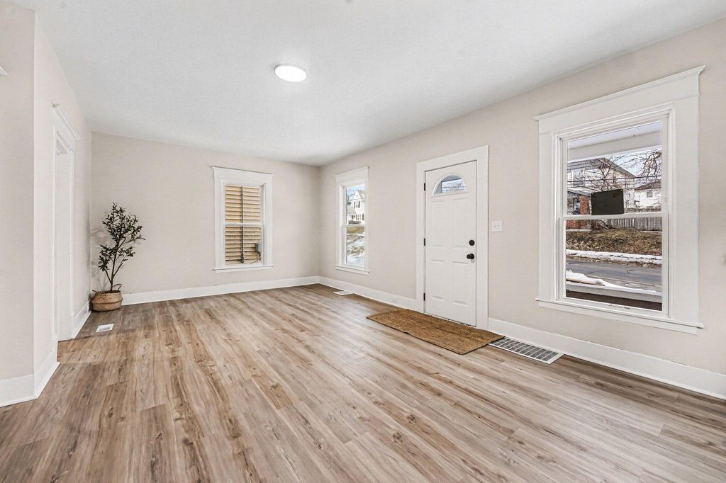 Photo of 908 Hall Street SE, Grand Rapids, MI 49507 (MLS # 26005809)