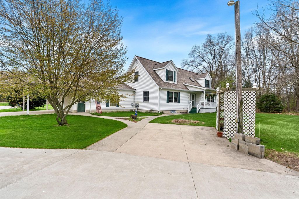Photo of 360 Chatterson Road, Muskegon, MI 49442 (MLS # 26018648)