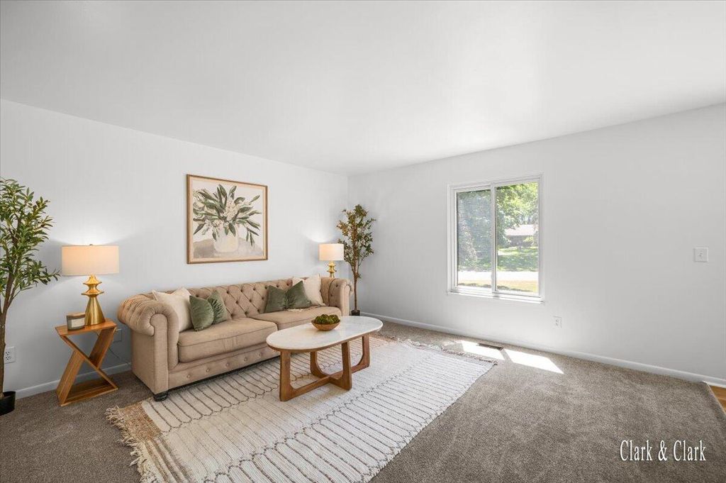 Photo of 3014 Chapshire Drive SE, Grand Rapids, MI 49546 (MLS # 26027963)