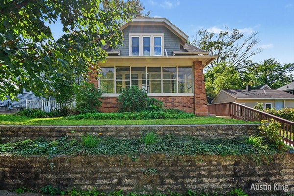 512 CURTIS ST NE, GRAND RAPIDS, MI 49505 - Image 071e073e6b57687efa8570dfaa6f2b9b/591113859