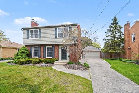 Photo of 1915 Plymouth Terrace SE, Grand Rapids, MI 49506 (MLS # 26021784)