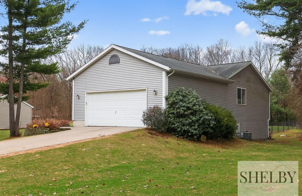 Photo of 12294 Holmden Drive NE, Rockford, MI 49341 (MLS # 26013782)