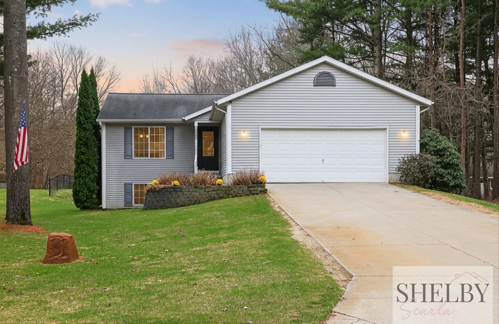 Photo of 12294 Holmden Drive NE, Rockford, MI 49341 (MLS # 26013782)