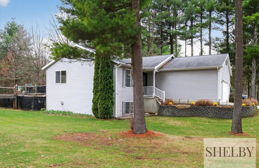 Photo of 12294 Holmden Drive NE, Rockford, MI 49341 (MLS # 26013782)