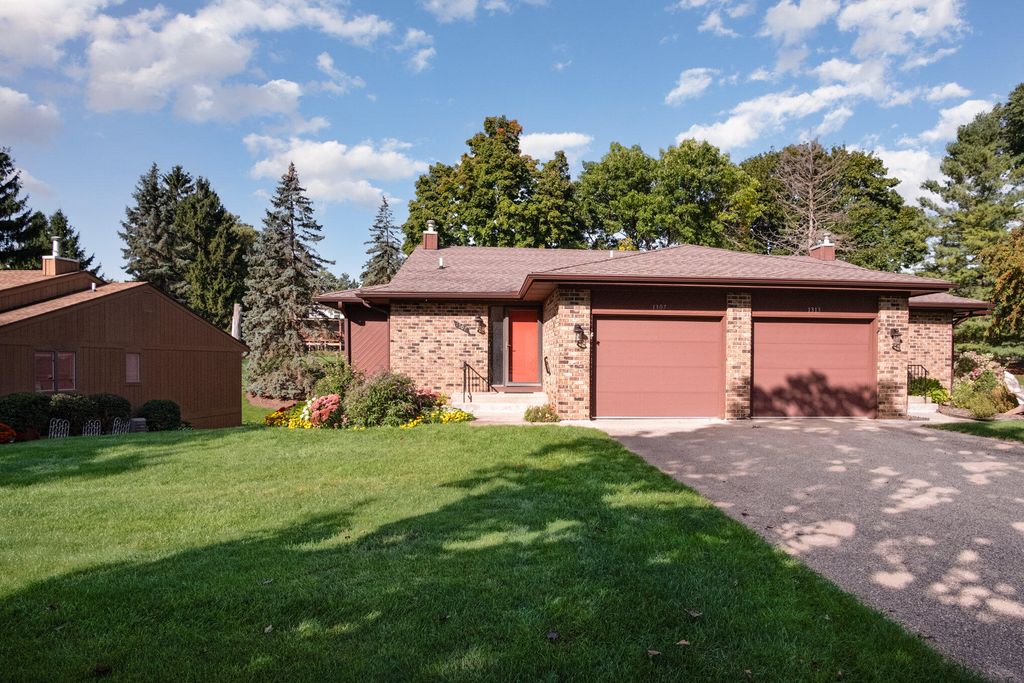Photo of 1307 Cranbrook Terrace NE, Grand Rapids, MI 49505 (MLS # 25050748)