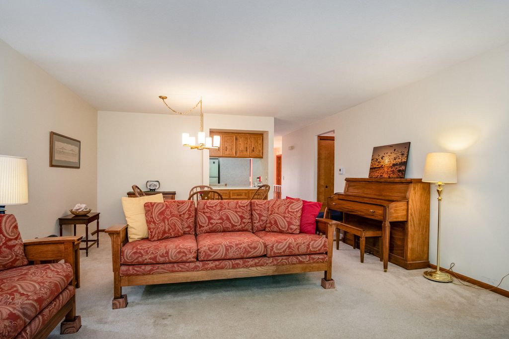 Photo of 1307 Cranbrook Terrace NE, Grand Rapids, MI 49505 (MLS # 25050748)