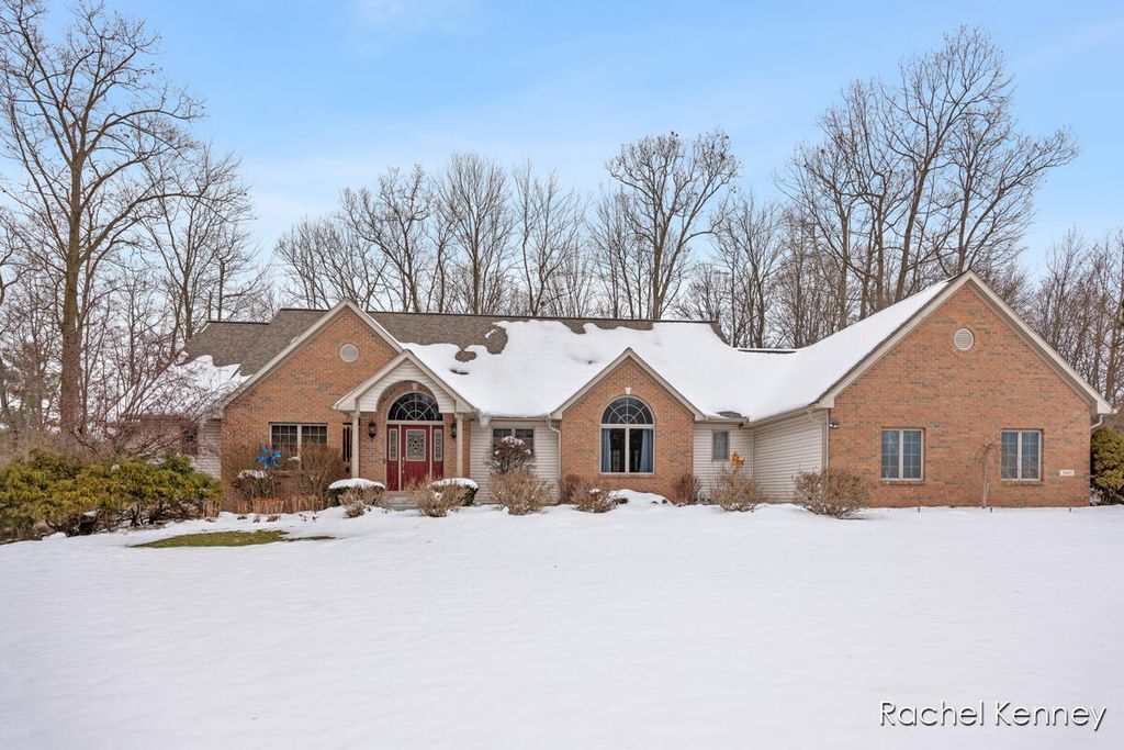 Photo of 3495 Diamond Ridge Drive NE, Rockford, MI 49341 (MLS # 26005127)