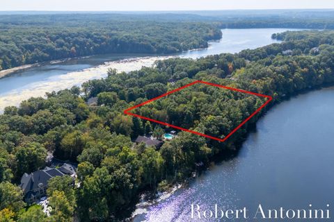 Photo of 14111 Thompson Drive NE, Lowell, MI 49331 (MLS # 25050166)