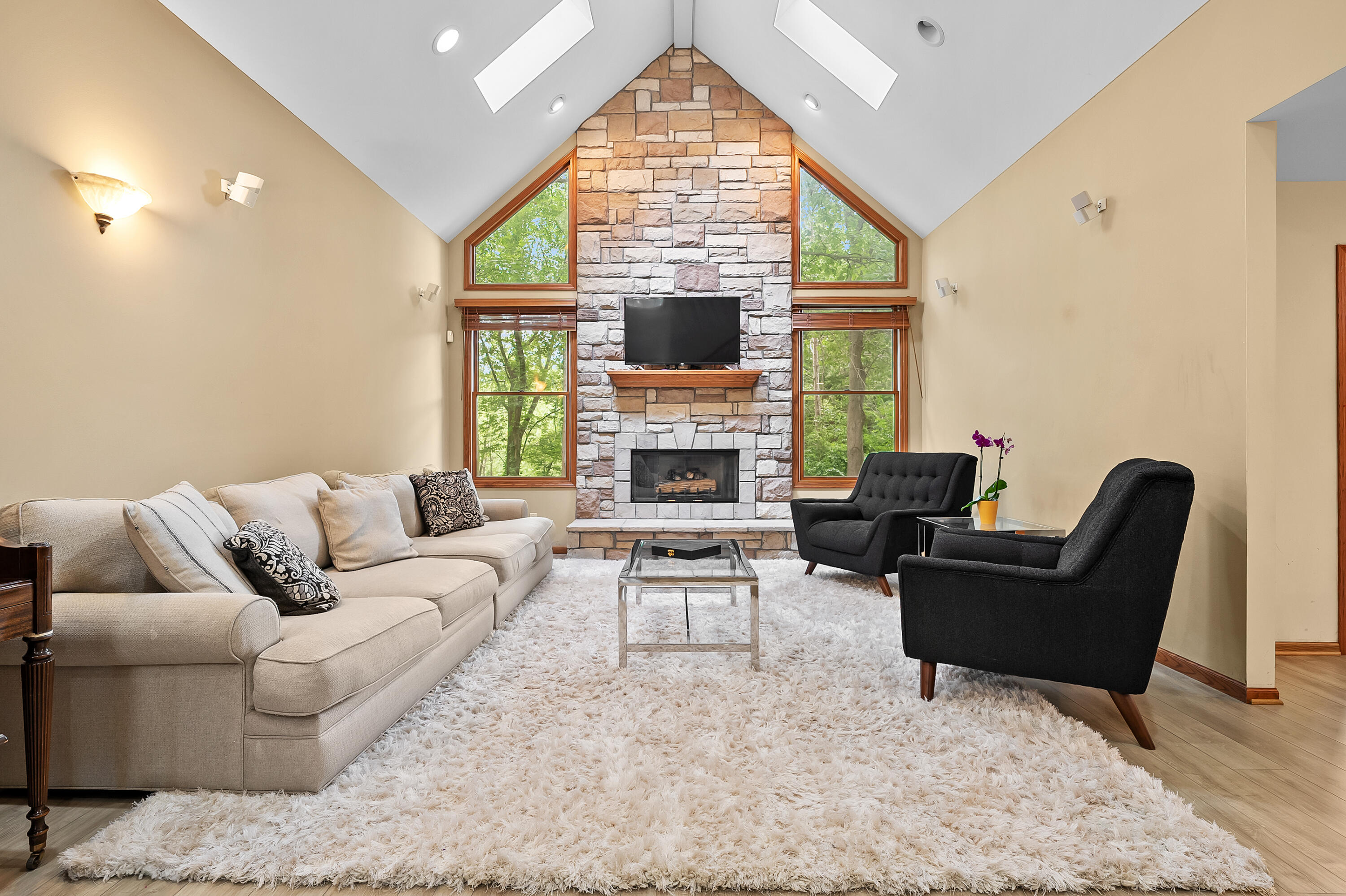 5005 Deerwood Trail