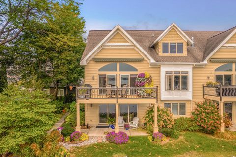 Photo of 17533 N Fruitport Road #6, Spring Lake, MI 49456 (MLS # 25048898)