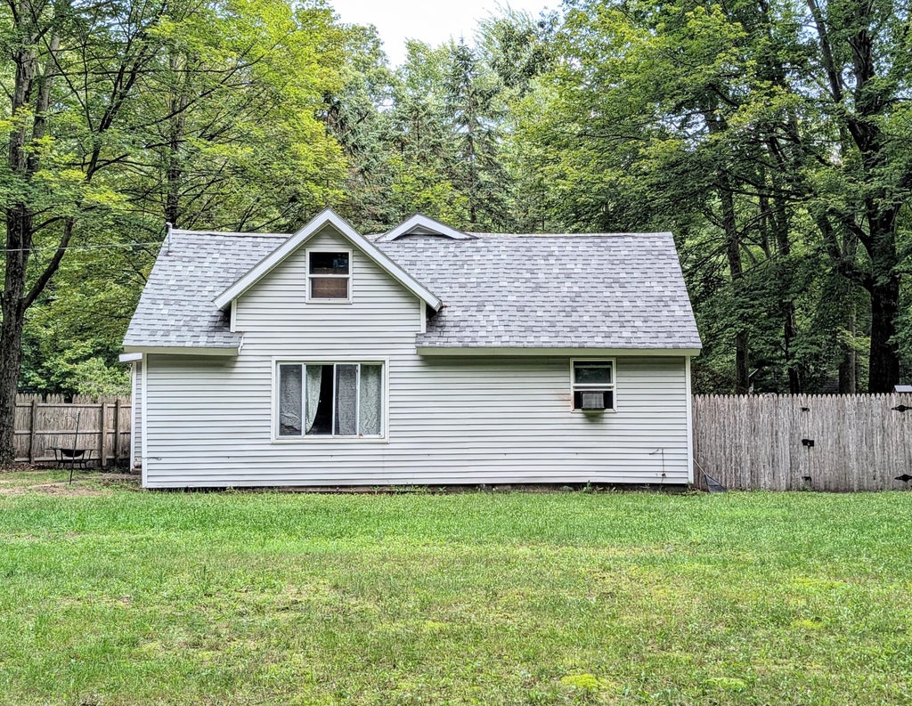 Photo of 1466 Scenic Drive, Muskegon, MI 49445 (MLS # 26046312)