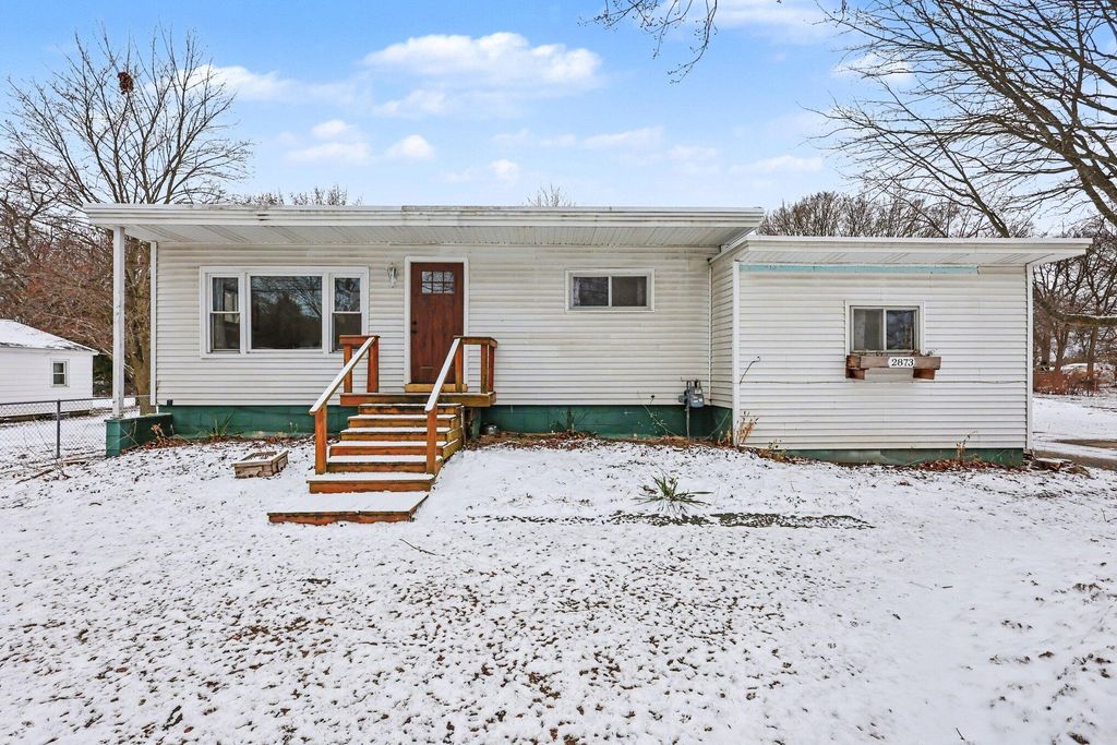 Photo of 2873 S Quarterline Road, Muskegon, MI 49444 (MLS # 26006481)