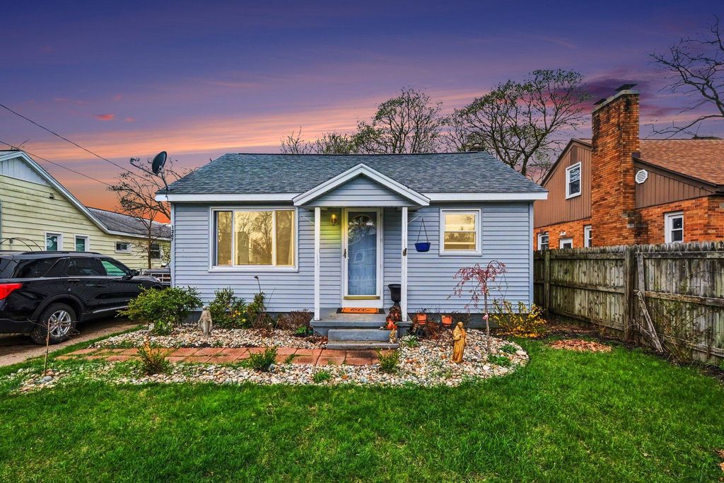 Photo of 1267 Graf Street, Muskegon, MI 49442 (MLS # 26017953)